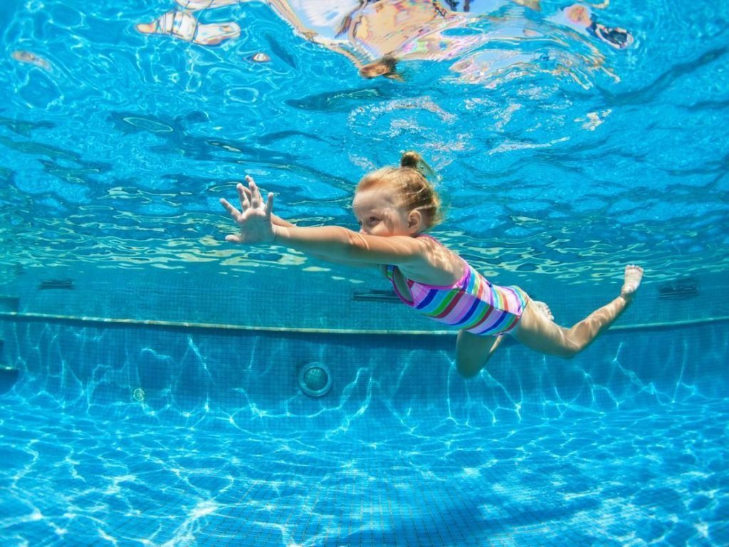 Noyades infantiles : Des cours de natation dès la maternelle !